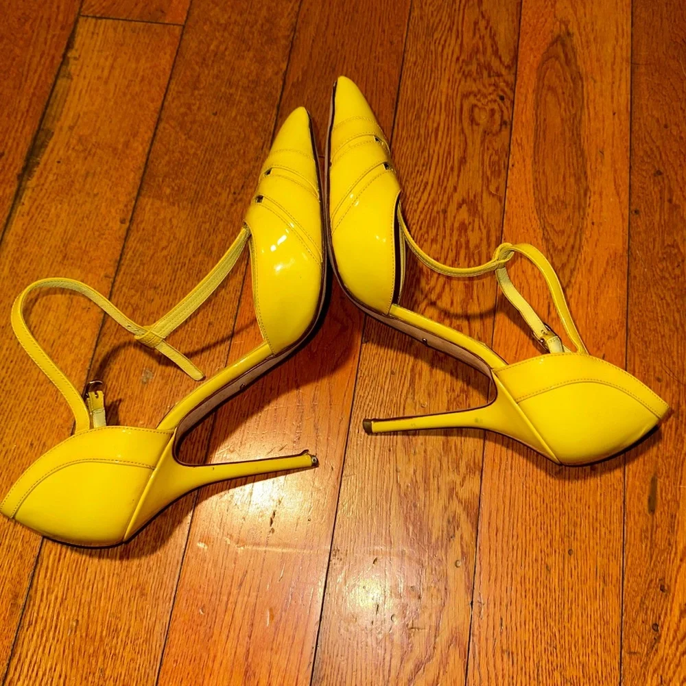 Dolce & Gabbana Bright Yellow Heels - Picture 4 of 5